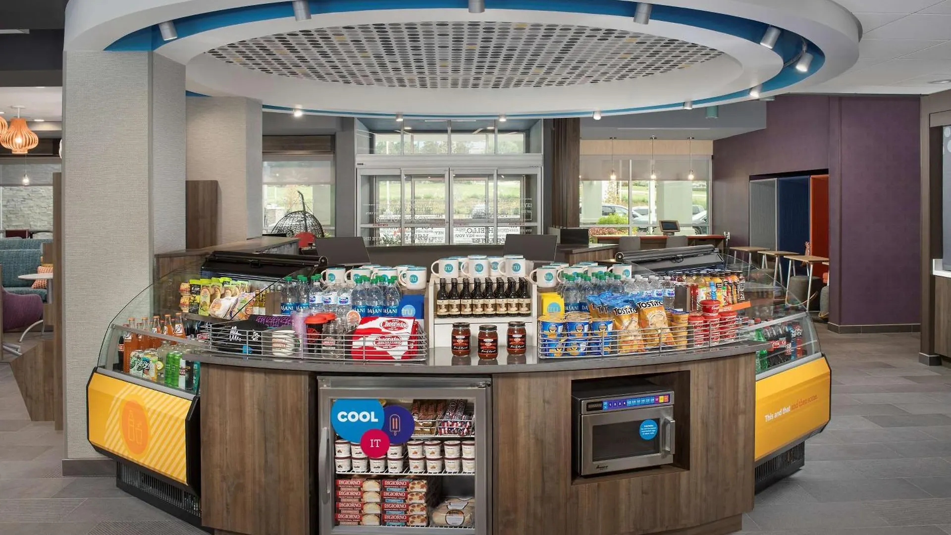 *** Hotel Tru By Hilton Charlotte Airport Lake Pointe USA